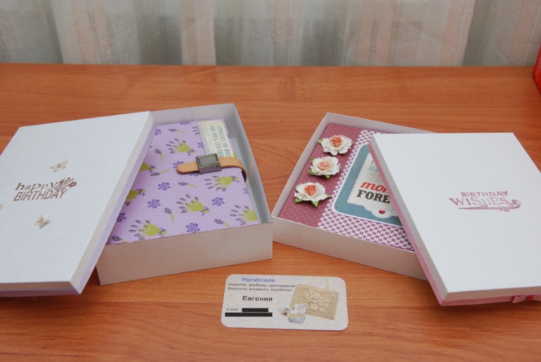 Блокнот и мини-альбом на 22 фотографии в коробочках