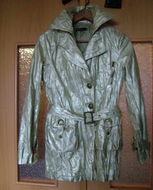 Продам Плащи р. 42-44