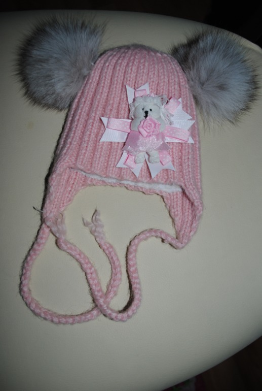 Зимняя шапочка на маленькую малышку