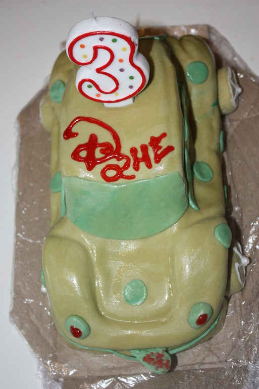 Мой первый тортик)))Не судите сторого!