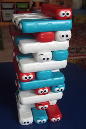 Игры на ловкость пальчиков.