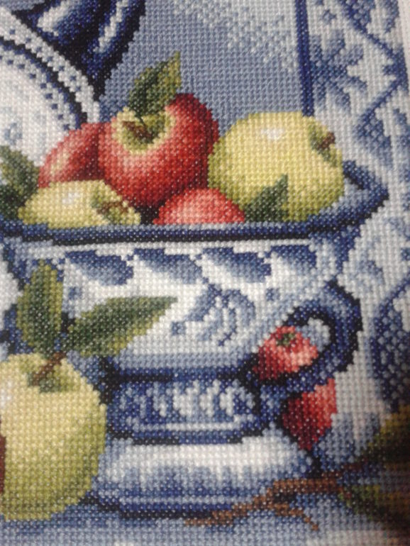 Кому яблочко наливное?