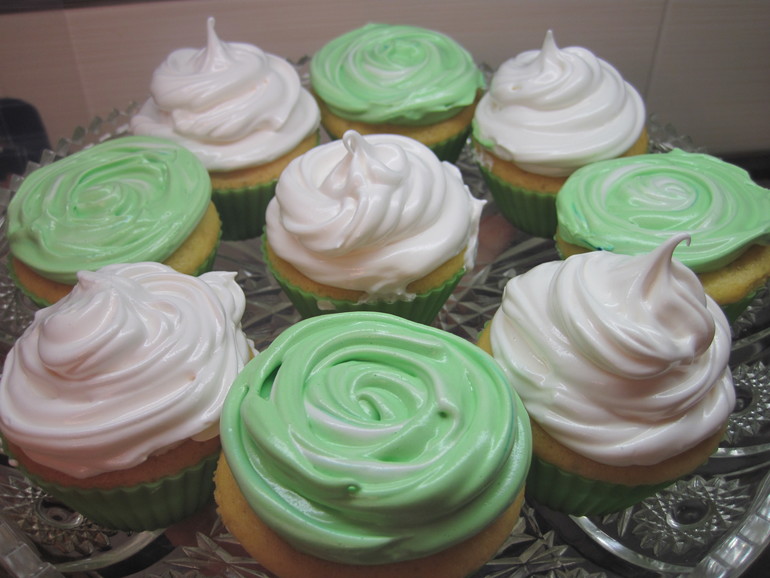 Сладости для зелено-белого candy bar