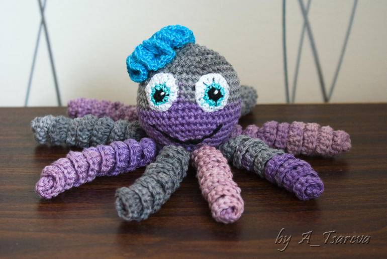 Две игрушки из одной пряжи