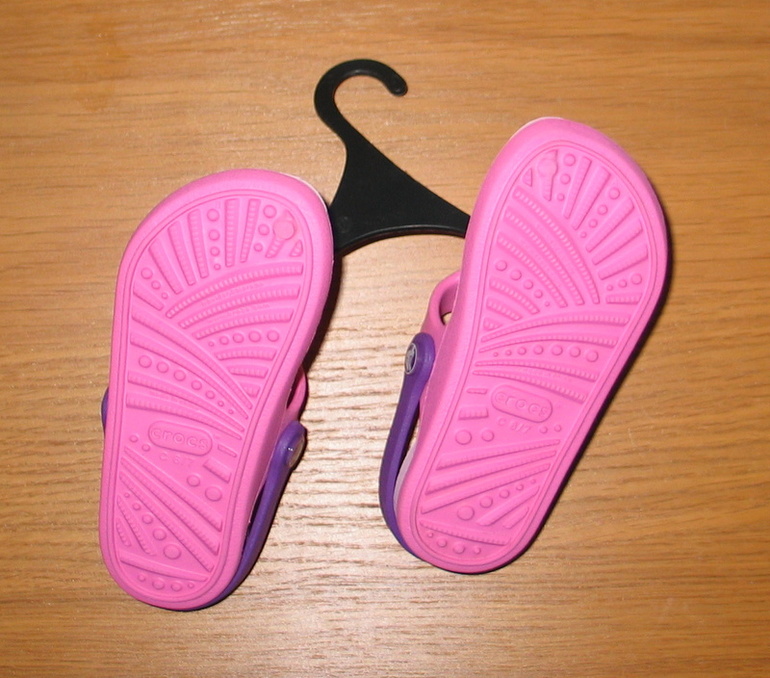 новые CROCS для девочки размер 6/7 650 р.