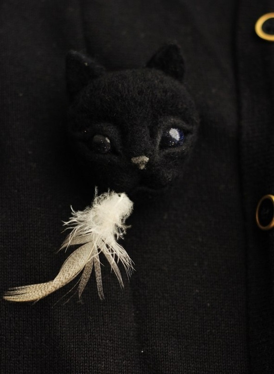 Брошь Авантюристка)