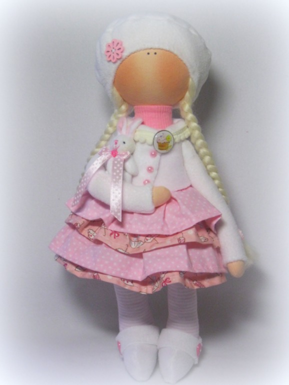 С любимой зайкой.