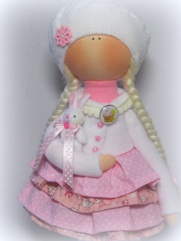 С любимой зайкой.