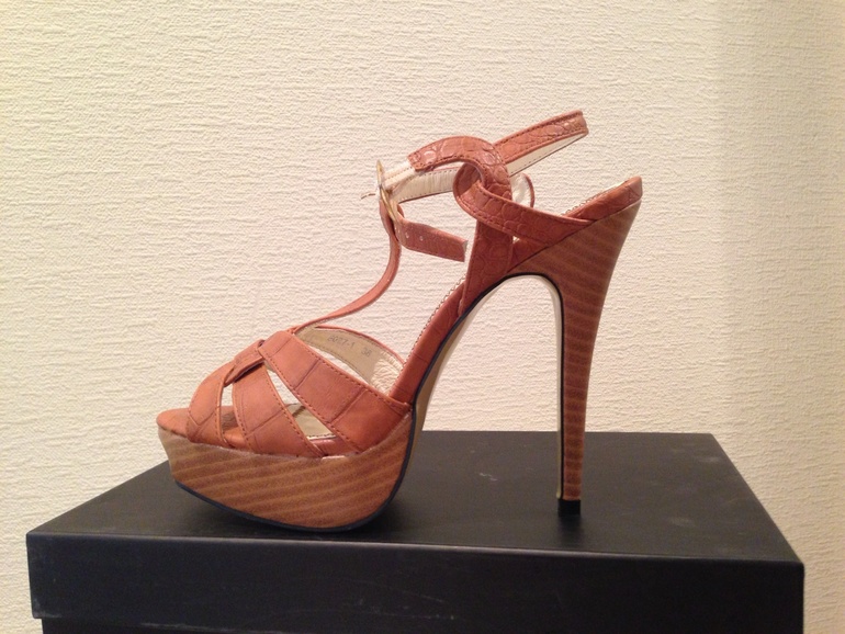 Босоножки 38р 2000!!! Новые!!