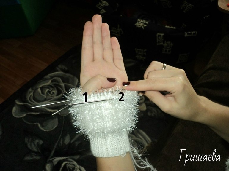 вяжем варежки