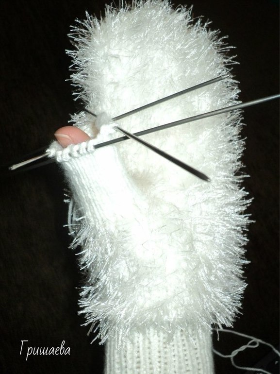 вяжем варежки