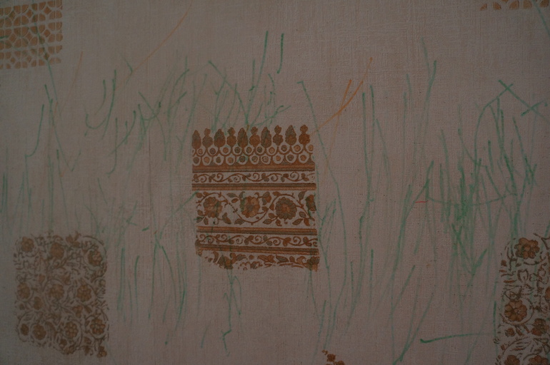 В ход пошли обои...