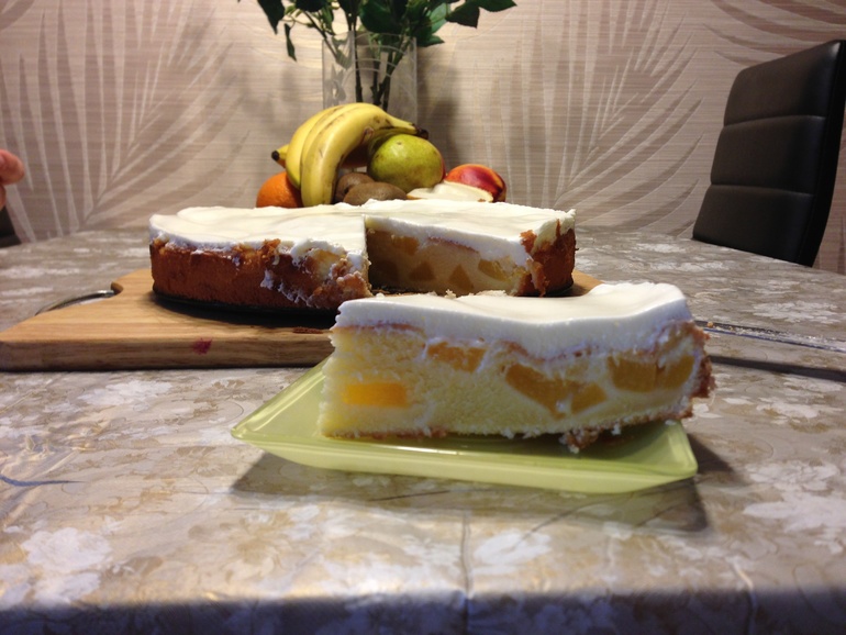 Пирог с персиками и сливочным кремом)))мммм