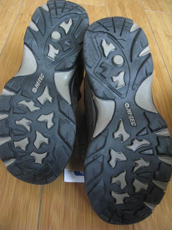 Ботинки д/м демисез. 35 размер фирмы HI-TEC  2000 руб