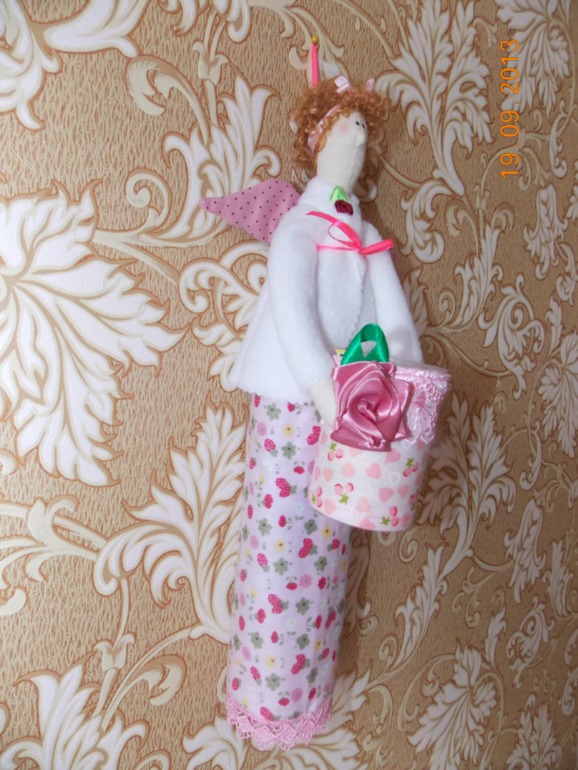 Хранительница ватных дисков и палочек.