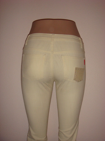 15fa8077bb115b40cbf90ef1e014a923.jpg