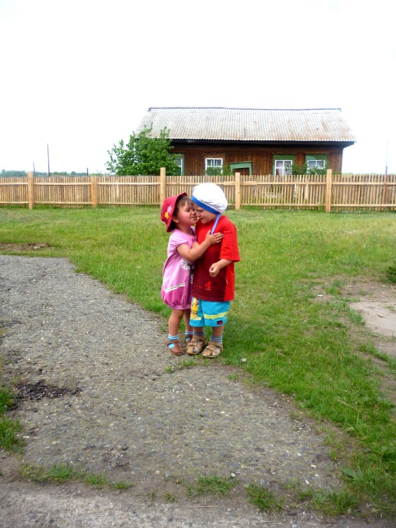 Мои сладкие с разницей в год и 2 недели... Ярослав и София.