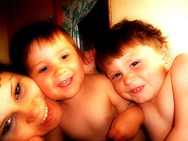 Мои сладкие с разницей в год и 2 недели... Ярослав и София.