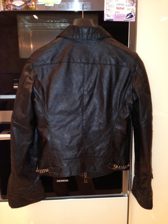 Who's who р.42-44 кожаная женская куртка в отл состоянии. 3000р