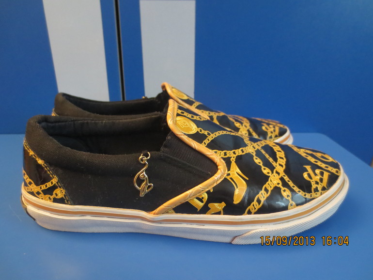 Кеды из лаковой кожи размер 37