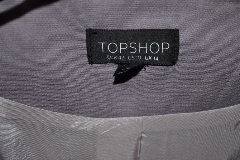 Много одежды в отличном состоянии(разные размеры)верхняя одежда. Буду добавлять.