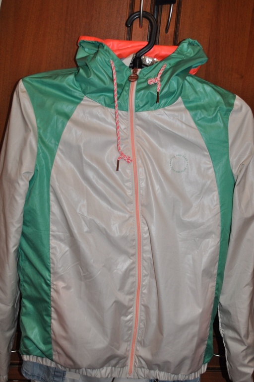 Куртка pull and bear 700р