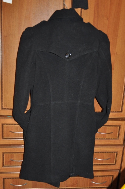 Много одежды в отличном состоянии(разные размеры)верхняя одежда. Буду добавлять.