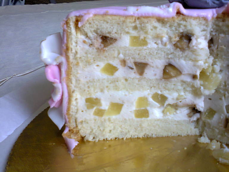 Безумно красивый, но ужасный внутри(((