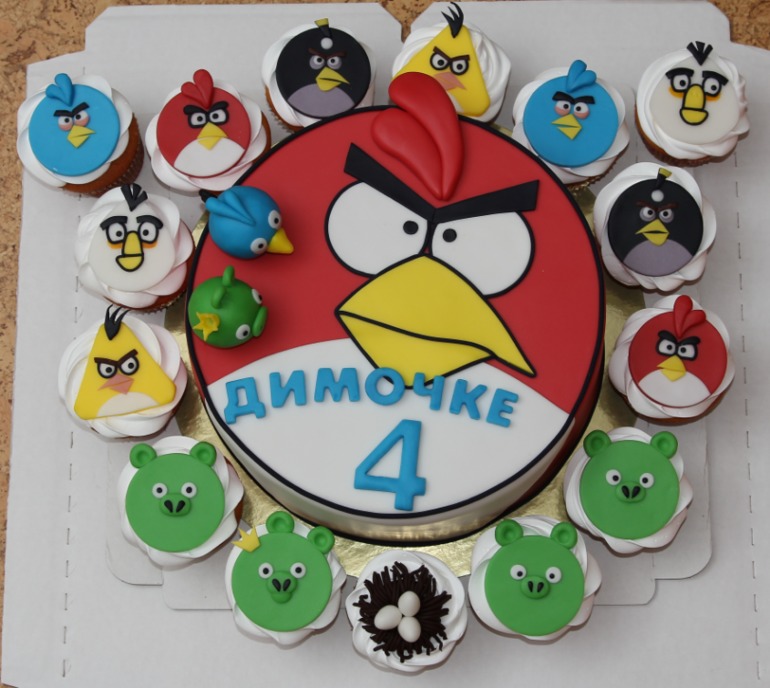 Злой птяптя с капкейками :о)