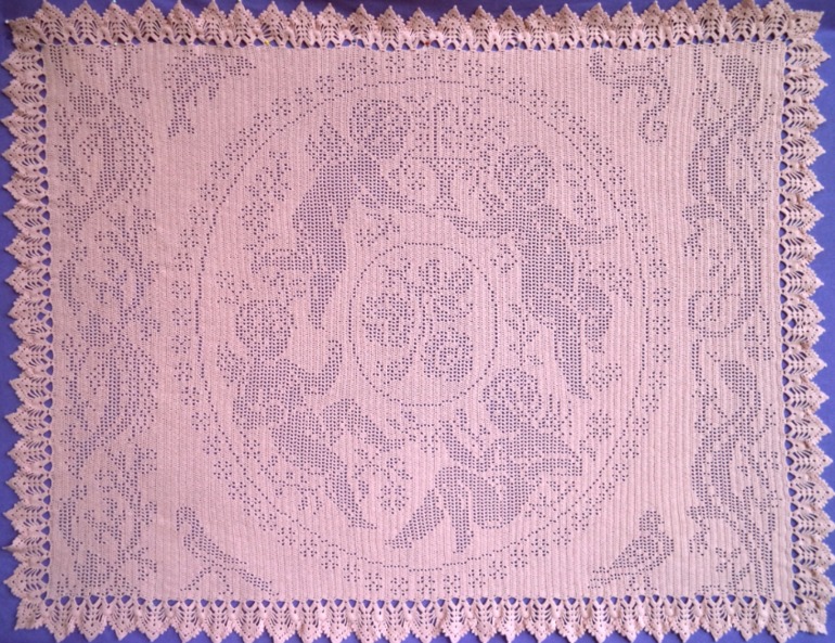 Плед с ангелочками, связанный крючком. (готовая работа)