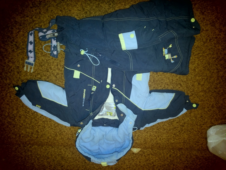 Комбинезон для нальчика на овчинке р-р 86-92 700 руб