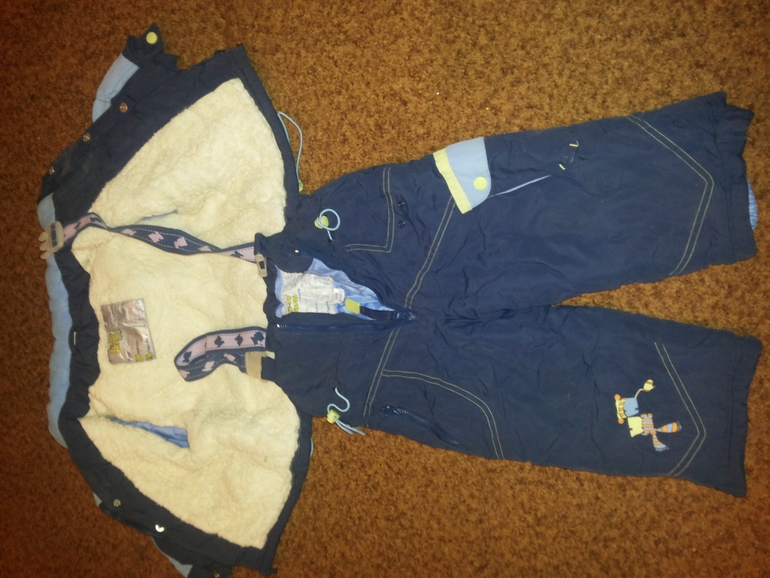 Комбинезон для нальчика на овчинке р-р 86-92 700 руб