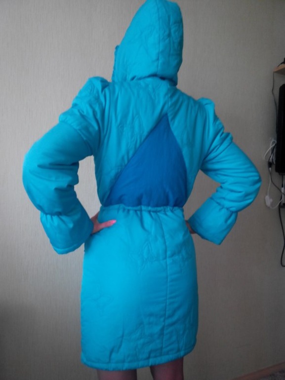 Продам демисезонную слингокуртку.