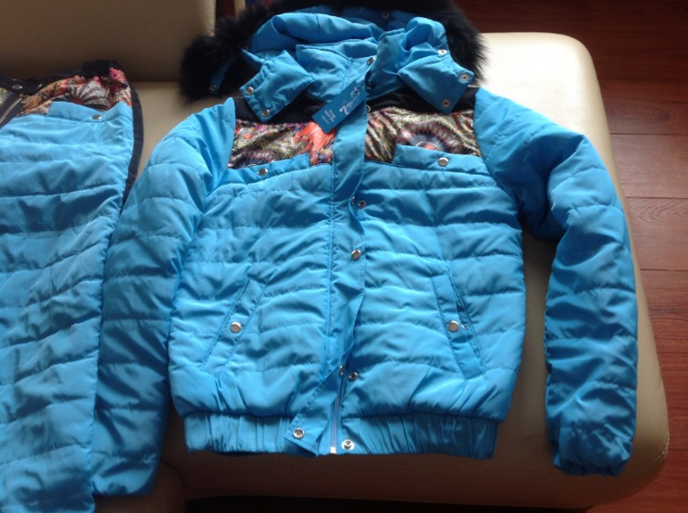 ЖЕНСКИЙ ЗИМНИЙ КОСТЮМ , БРЮКИ И КУРТКА СПОРТ