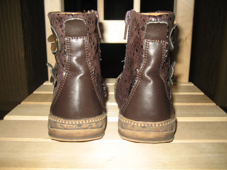 Зимняя и осенняя обувь на девочку.Регион.