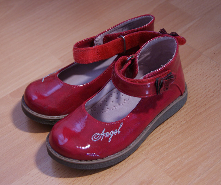 Обувь для девочки!