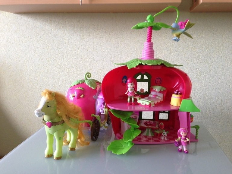 Домик  hasbro strawberry