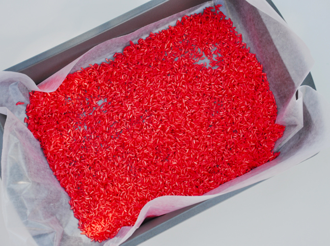 Как покрасить рис