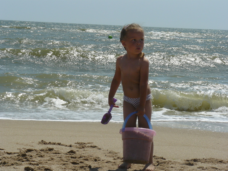 Бердянская коса 7.06-17.06.2013. 33-тья неделя беременности и четырехлетняя доча.