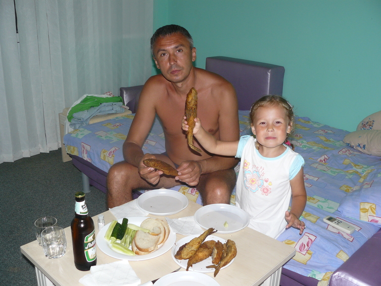 Бердянская коса 7.06-17.06.2013. 33-тья неделя беременности и четырехлетняя доча.