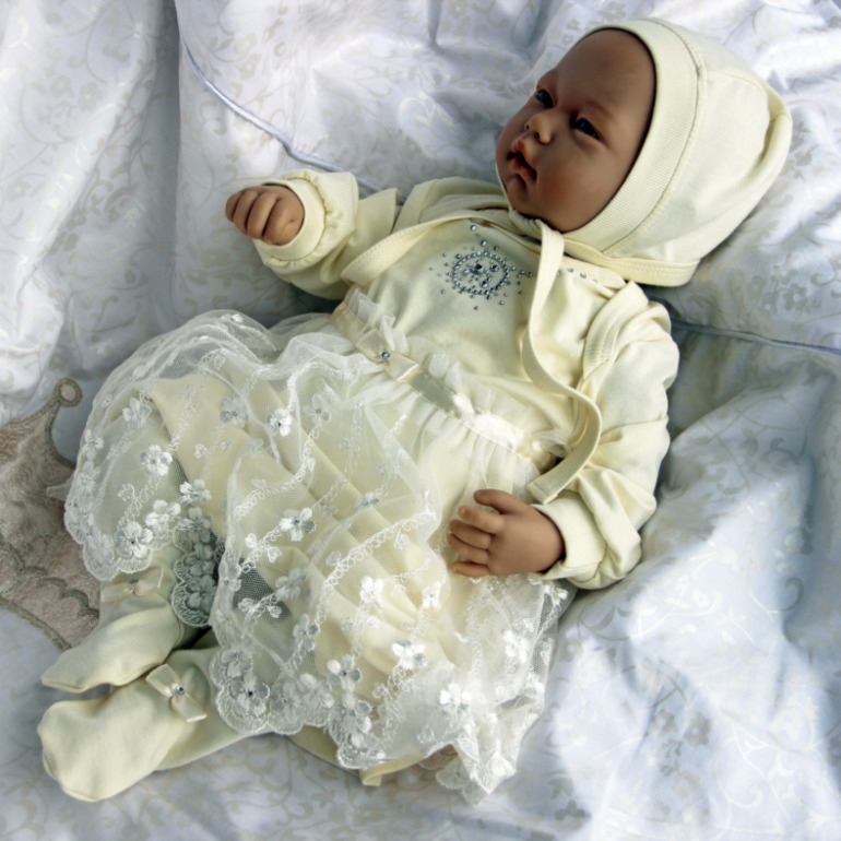 Несколько комплектов для малышей.