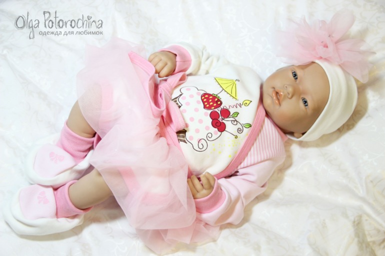 Несколько комплектов для малышей.