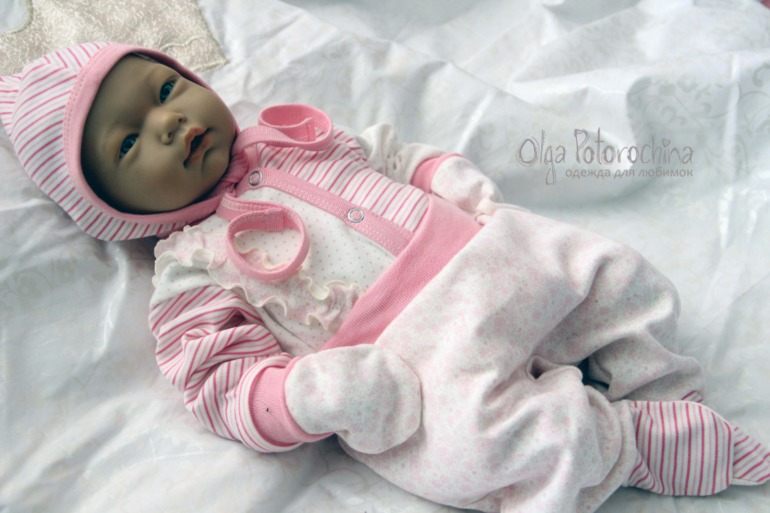 Несколько комплектов для малышей.