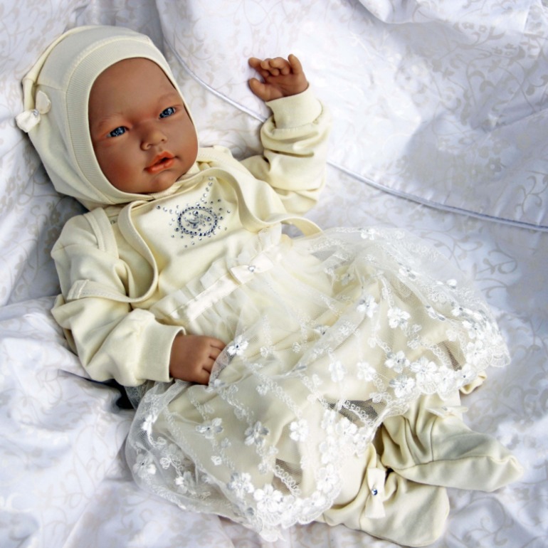 Несколько комплектов для малышей.