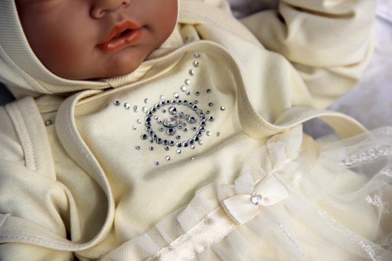 Несколько комплектов для малышей.