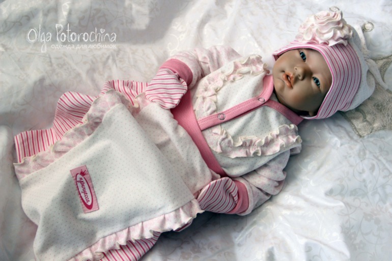 Несколько комплектов для малышей.