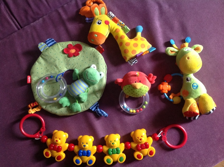 Игрушки для малыша в идеальном состоянии