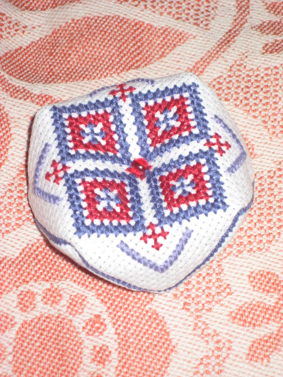 Моя первая малютка бискорнюшечка)))