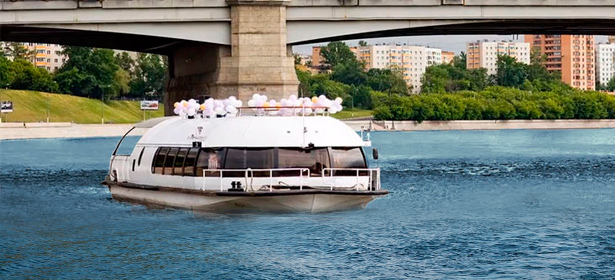 А кто катался на теплоходе,по Москве-реке???на каком лучше??