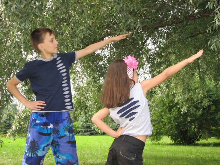 По футболке сыну и дочке